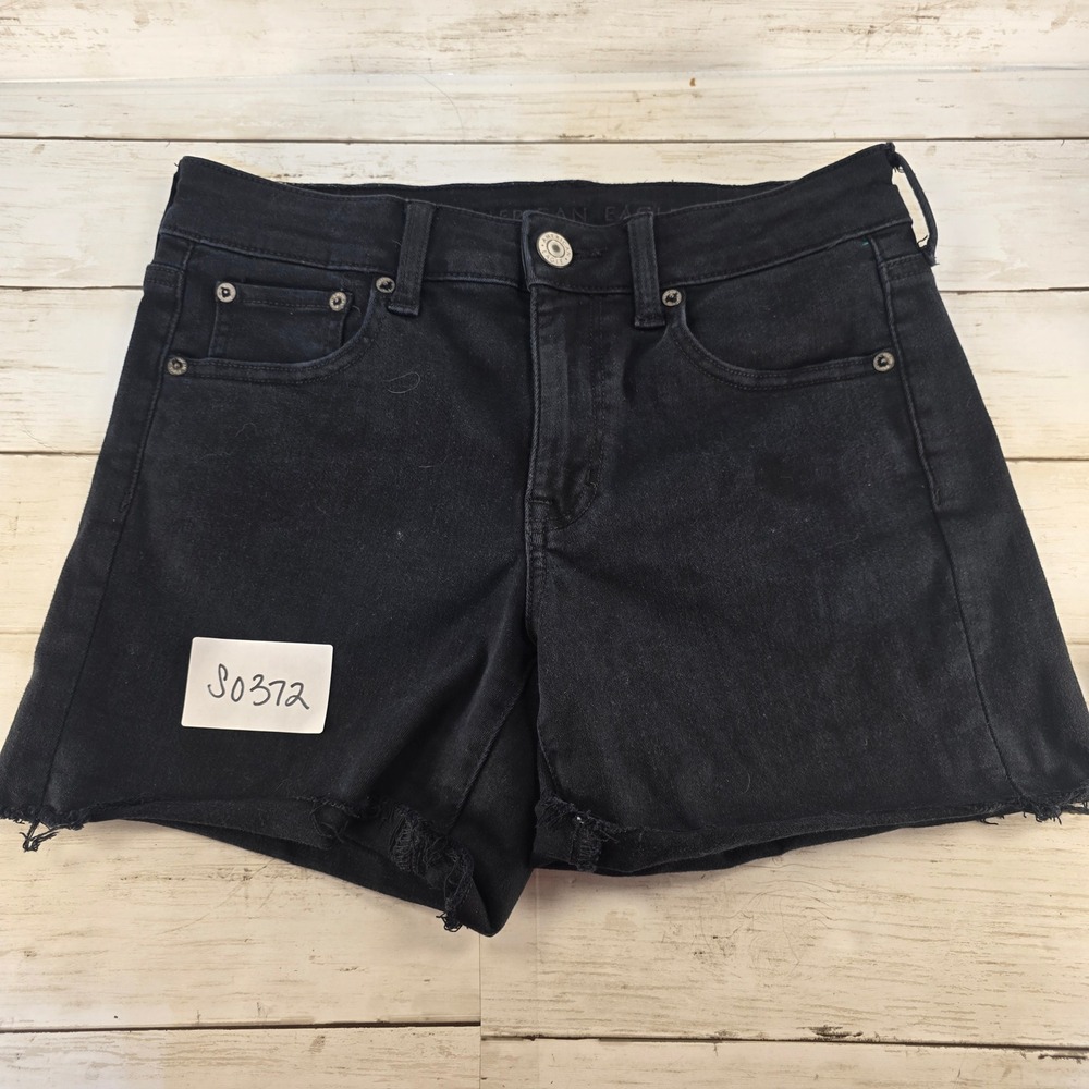 American Eagle Black Denim Shorts Next Level Stretch Raw Hem Size 4 S0372‎